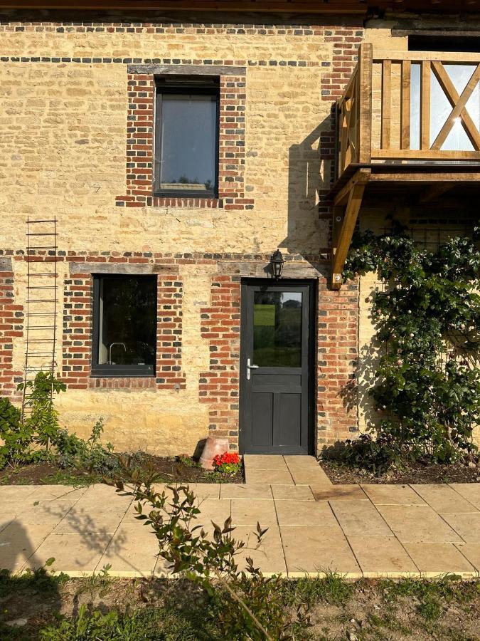 Gite Confortable Au Milieu Des Pres - La Ferme De Montigny Neauphe-Sur-Dive Zewnętrze zdjęcie
